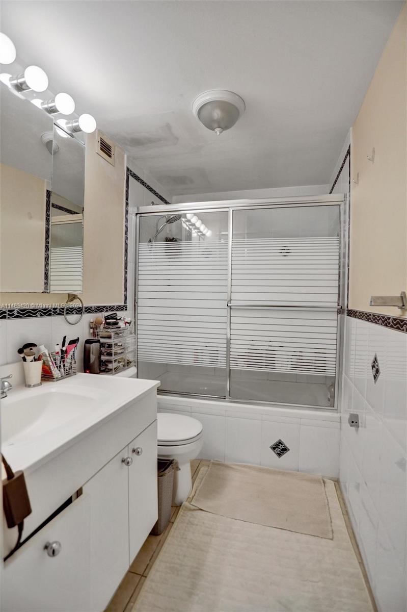 400 Kings Point Dr, Sunny Isles Beach, FL, 33160 United States, 2 Bedrooms Bedrooms, ,2 BathroomsBathrooms,Residential,For Sale,Kings Point Dr,A11483420