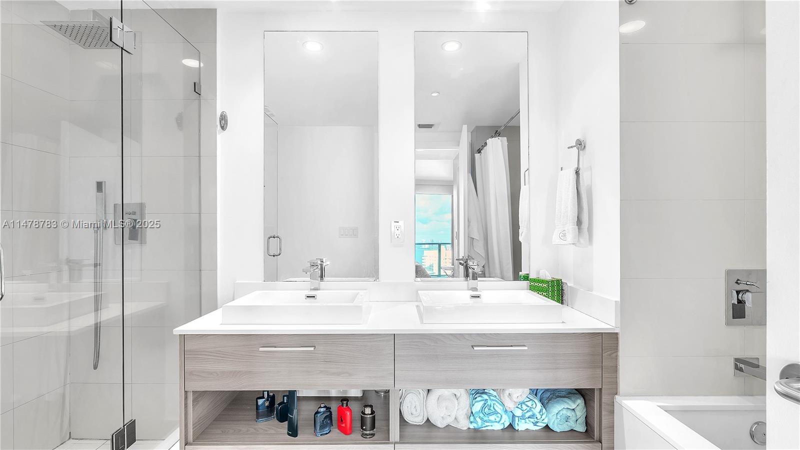 1300 S Miami Ave 4102, Miami, Florida 33130, 2 Bedrooms Bedrooms, 3 Rooms Rooms,2 BathroomsBathrooms,Residential,For Sale,1300 S Miami Ave 4102,A11478783