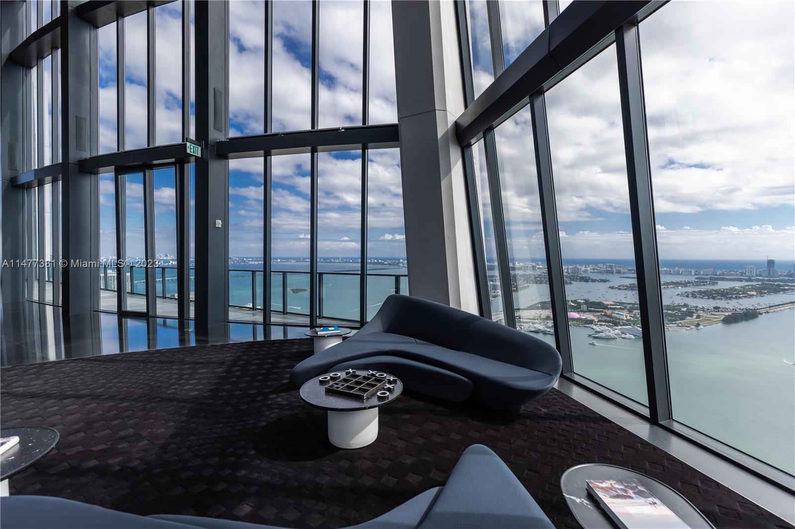 60th Floor​​‌​​​​‌​​‌‌​‌‌​​​‌‌​‌​‌​‌​​​‌​​ Lounge