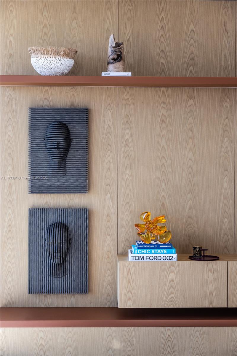 Decoration Details