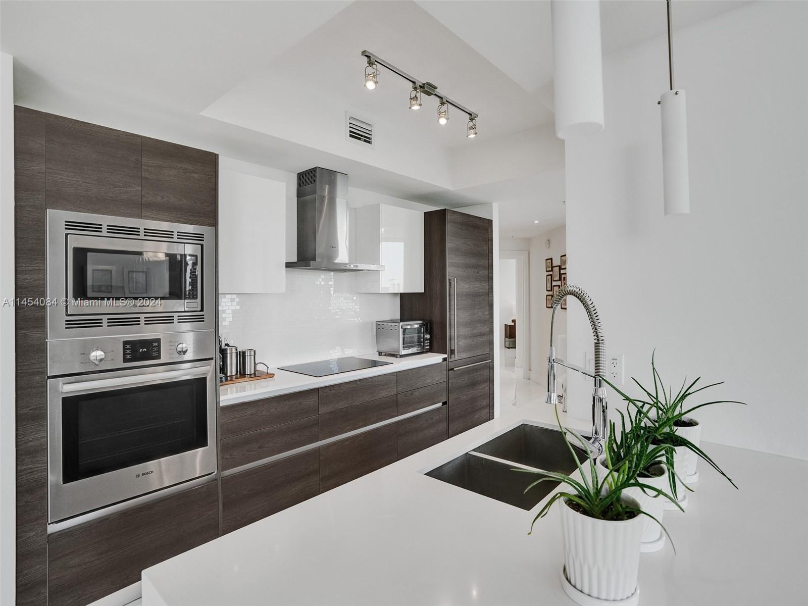 301 Altara Ave 817, Coral Gables, Florida 33146, 4 Bedrooms Bedrooms, ,4 BathroomsBathrooms,Residential,For Sale,301 Altara Ave 817,A11454084