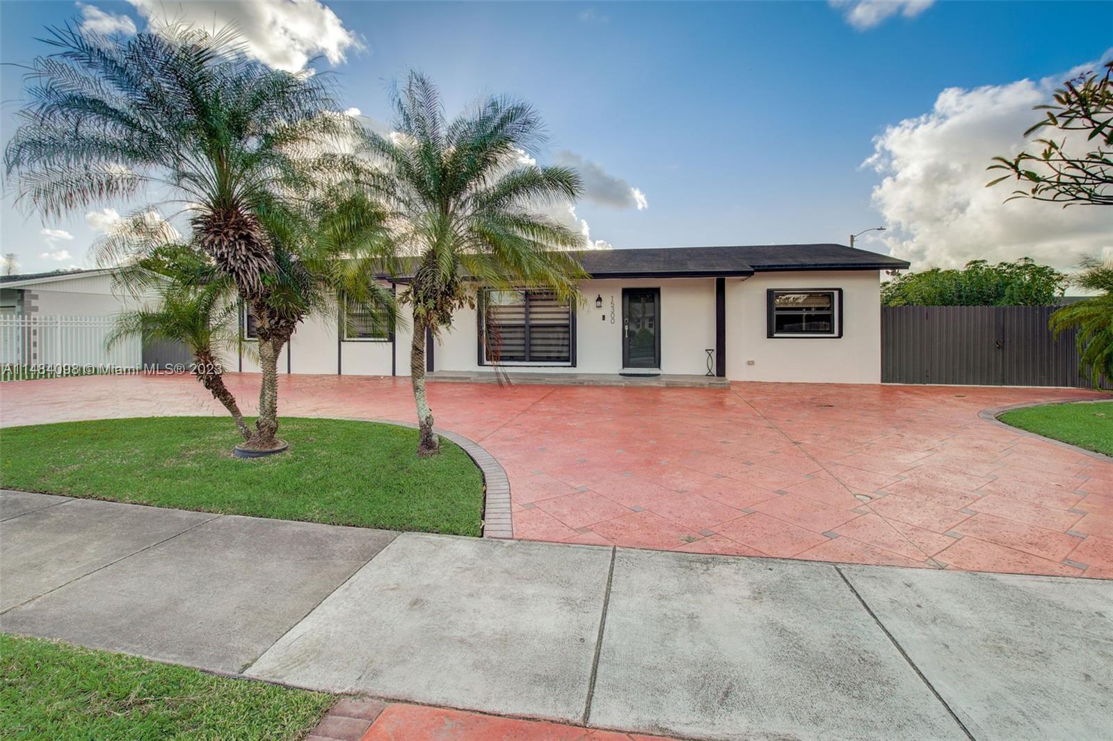 15300 SW 109th Ave  For Sale A11484098, FL