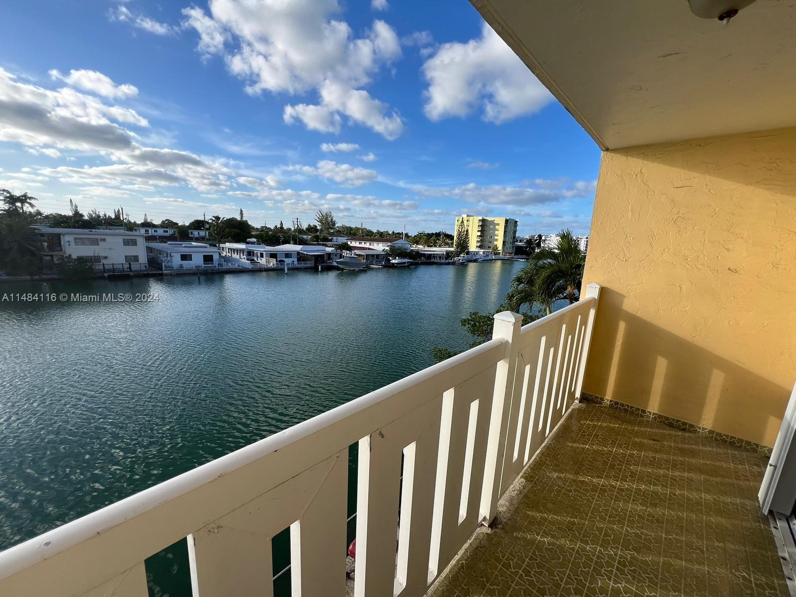 7900 Tatum Waterway Dr 304, Miami Beach, Florida 33141, 2 Bedrooms Bedrooms, ,1 BathroomBathrooms,Residential,For Sale,7900 Tatum Waterway Dr 304,A11484116