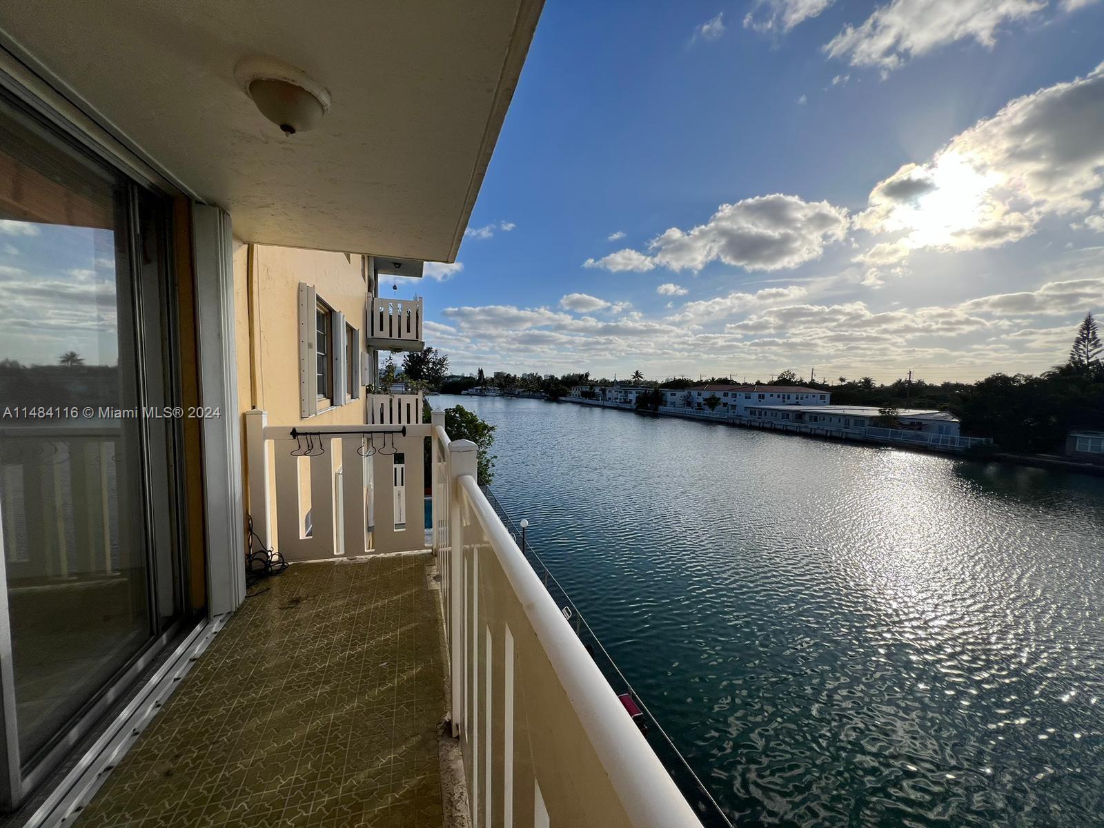 7900 Tatum Waterway Dr 304, Miami Beach, Florida 33141, 2 Bedrooms Bedrooms, ,1 BathroomBathrooms,Residential,For Sale,7900 Tatum Waterway Dr 304,A11484116