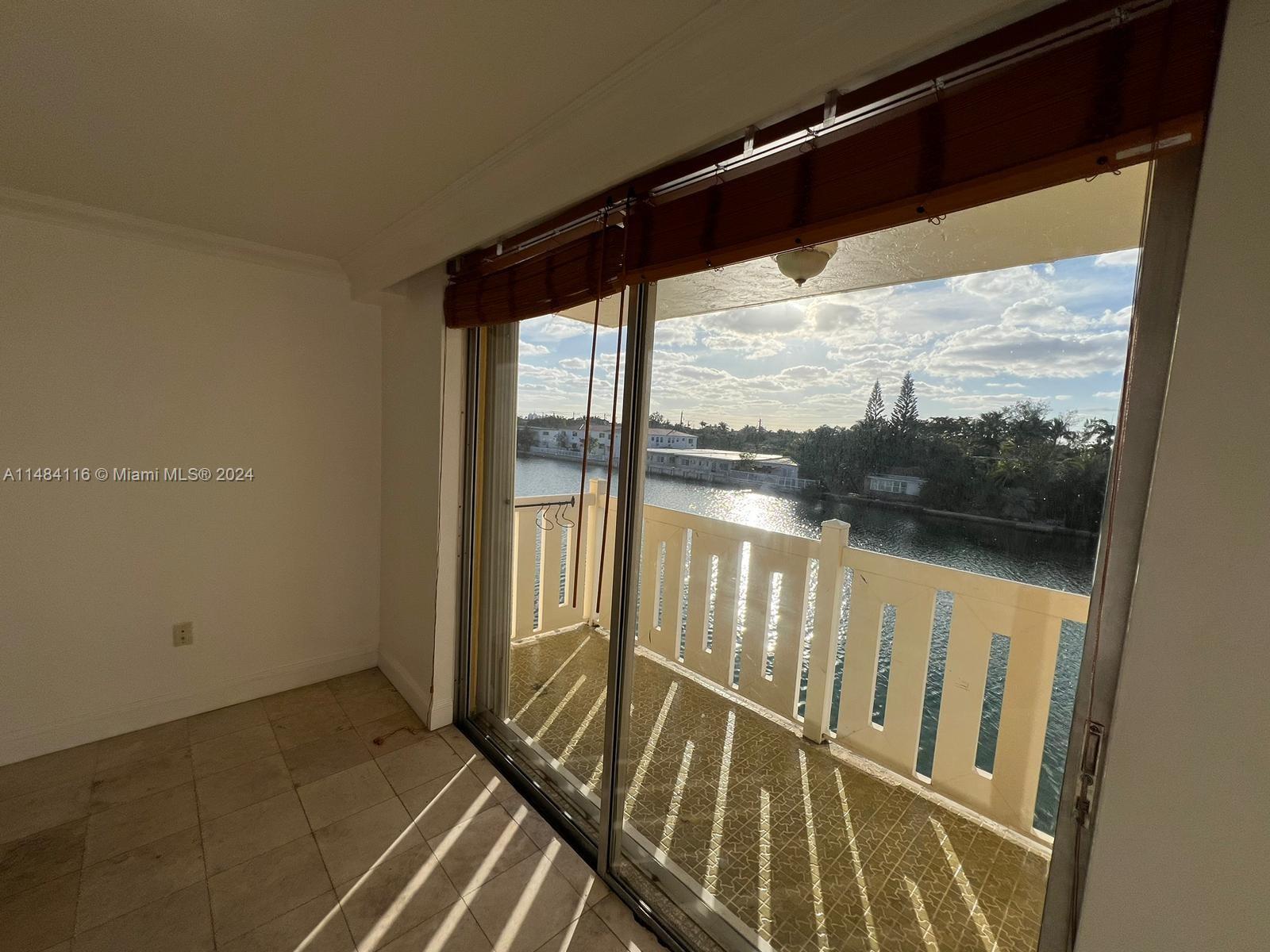 7900 Tatum Waterway Dr 304, Miami Beach, Florida 33141, 2 Bedrooms Bedrooms, ,1 BathroomBathrooms,Residential,For Sale,7900 Tatum Waterway Dr 304,A11484116