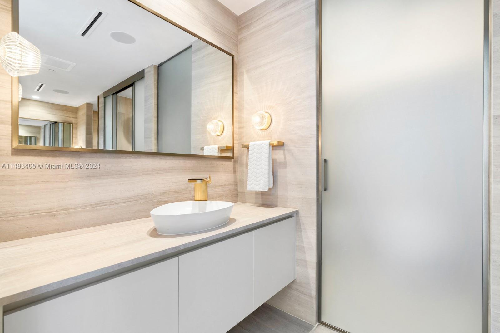 5775 Collins Ave, Miami Beach, FL, 33140 United States, 4 Bedrooms Bedrooms, ,5 BathroomsBathrooms,Residential,For Sale,Collins Ave,A11483405