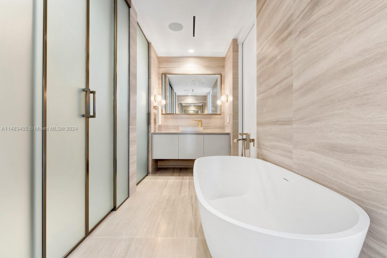 5775 Collins Ave, Miami Beach, FL, 33140 United States, 4 Bedrooms Bedrooms, ,5 BathroomsBathrooms,Residential,For Sale,Collins Ave,A11483405