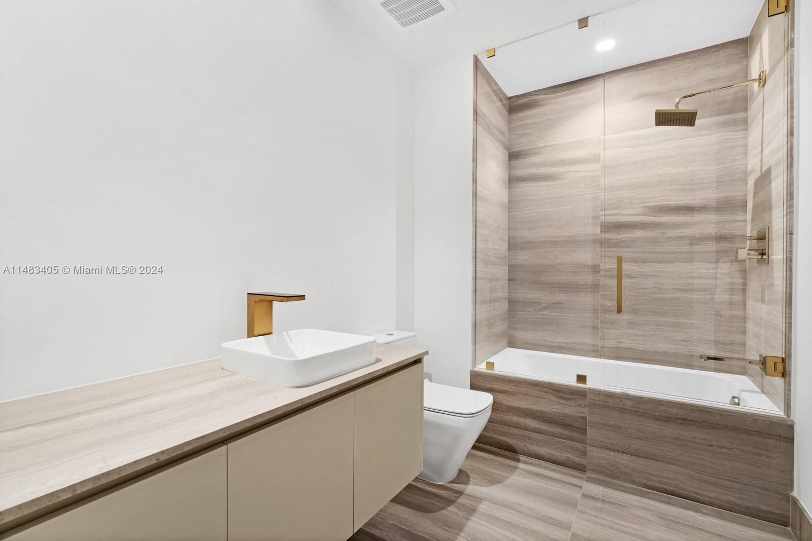 5775 Collins Ave, Miami Beach, FL, 33140 United States, 4 Bedrooms Bedrooms, ,5 BathroomsBathrooms,Residential,For Sale,Collins Ave,A11483405