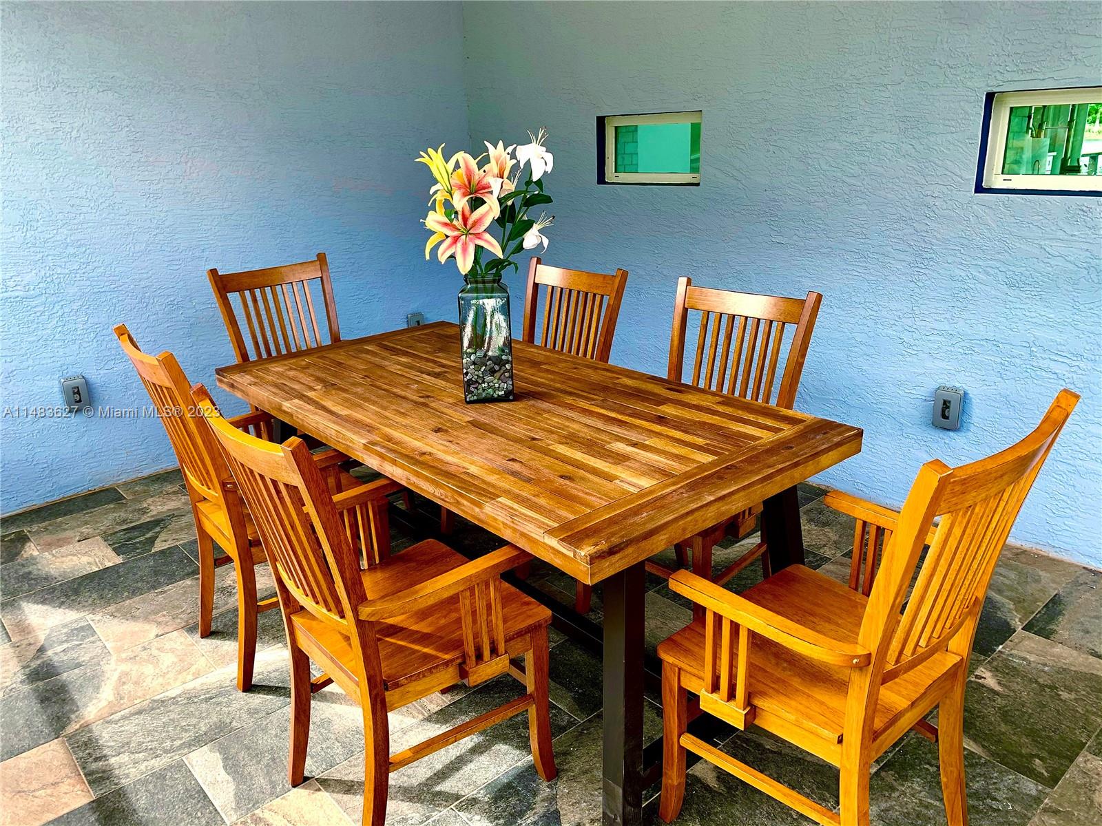 Guest House Dining Area