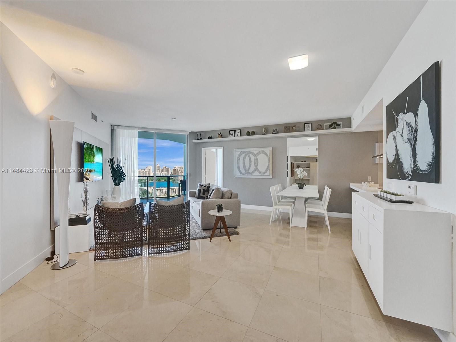 Apartamento à Venda em North Miami Beach, FL