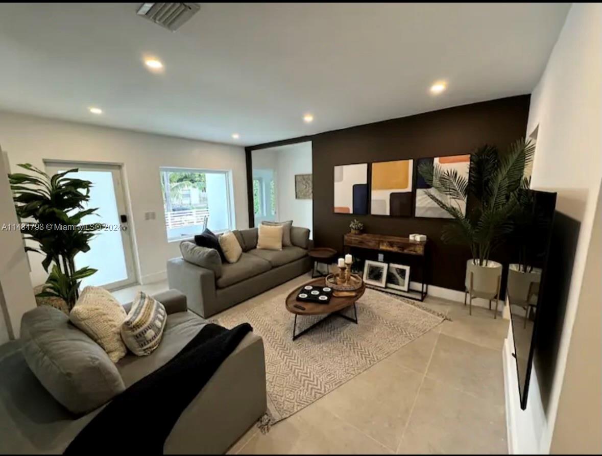 11 NW 45th St, Miami, Florida 33127, 3 Bedrooms Bedrooms, ,2 BathroomsBathrooms,Residentiallease,For Rent,11 NW 45th St,A11484798