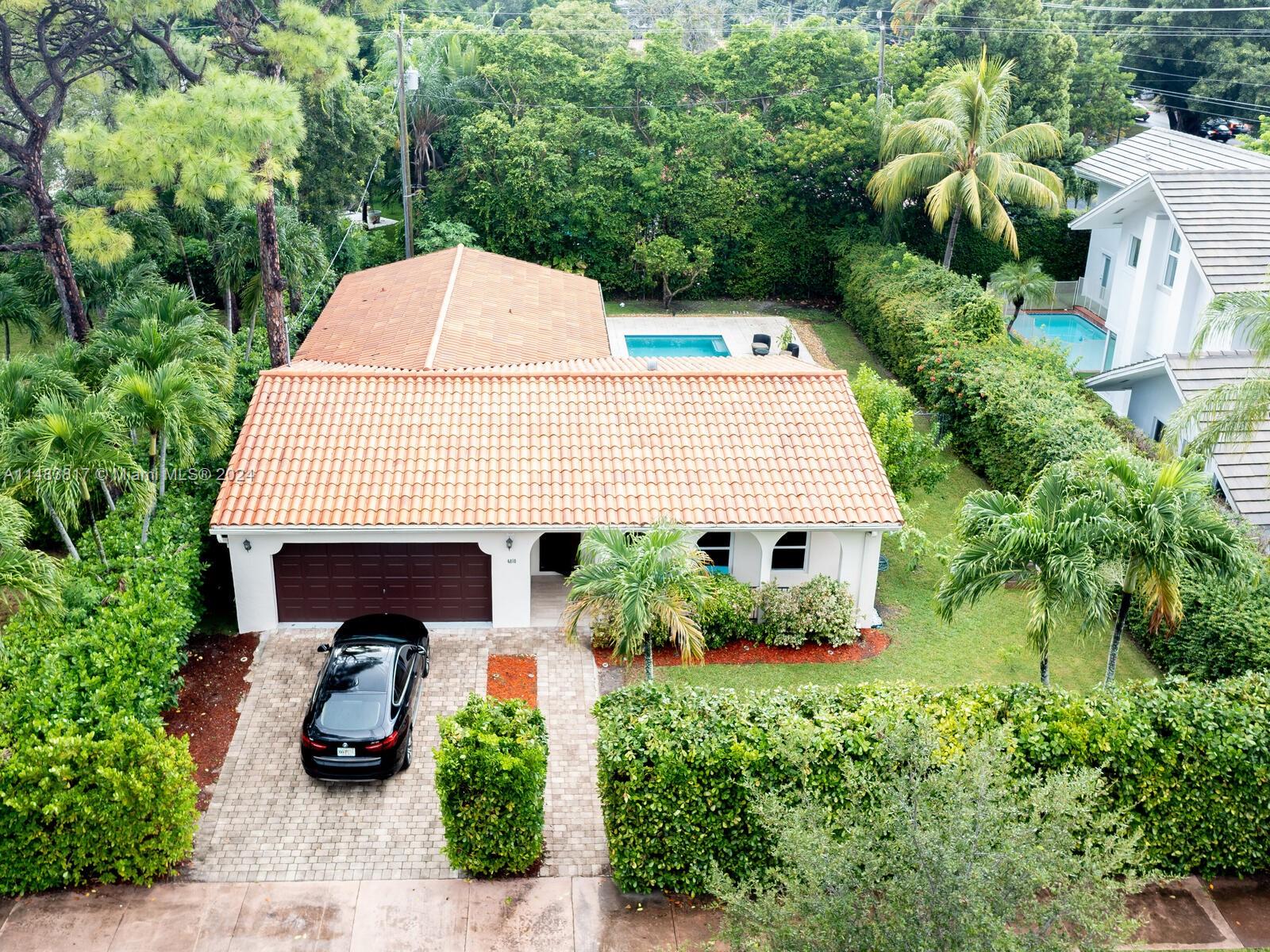 4010 Riviera Dr, Coral Gables, Florida 33146, 3 Bedrooms Bedrooms, ,2 BathroomsBathrooms,Residentiallease,For Rent,4010 Riviera Dr,A11483817