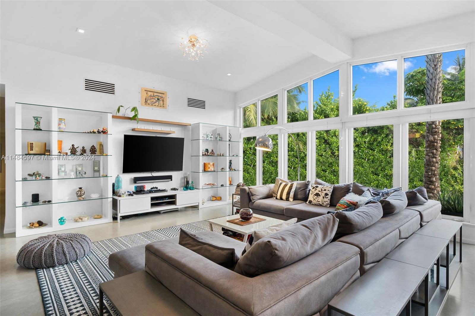 2415 Magnolia Dr, North Miami, Florida 33181, 6 Bedrooms Bedrooms, ,4 BathroomsBathrooms,Residential,For Sale,2415 Magnolia Dr,A11484597
