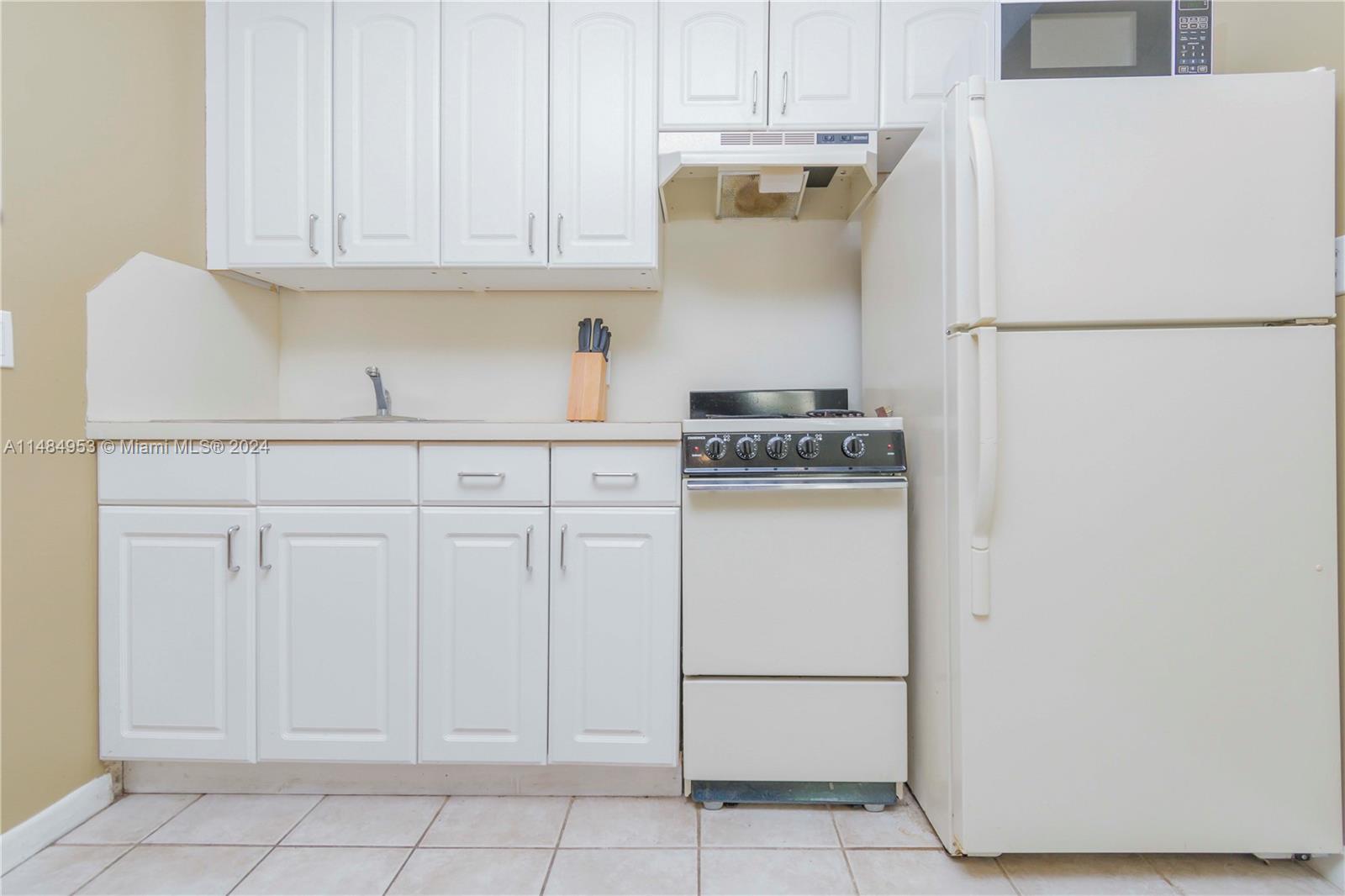 1337 Euclid Ave 207, Miami Beach, Florida 33139, 1 Bedroom Bedrooms, ,1 BathroomBathrooms,Residential,For Sale,1337 Euclid Ave 207,A11484953