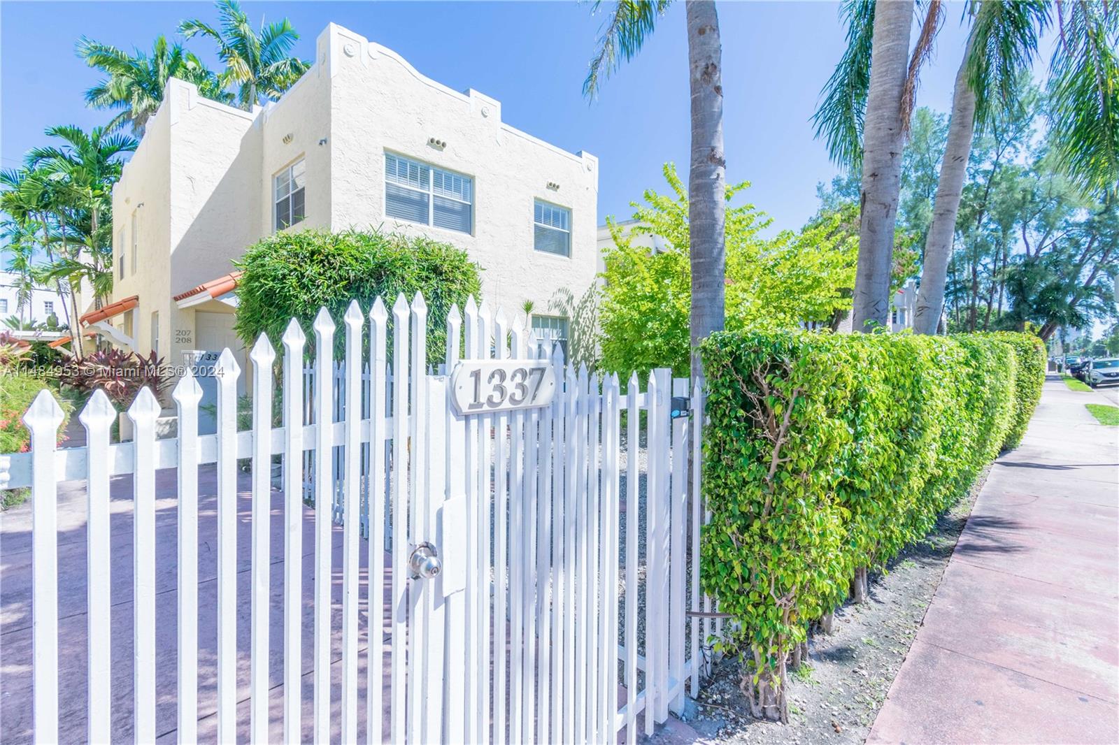 1337 Euclid Ave 207, Miami Beach, Florida 33139, 1 Bedroom Bedrooms, ,1 BathroomBathrooms,Residential,For Sale,1337 Euclid Ave 207,A11484953