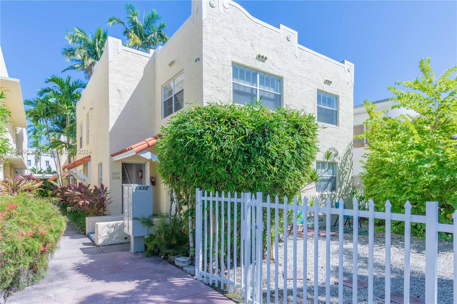 1337 Euclid Ave 207, Miami Beach, Florida 33139, 1 Bedroom Bedrooms, ,1 BathroomBathrooms,Residential,For Sale,1337 Euclid Ave 207,A11484953