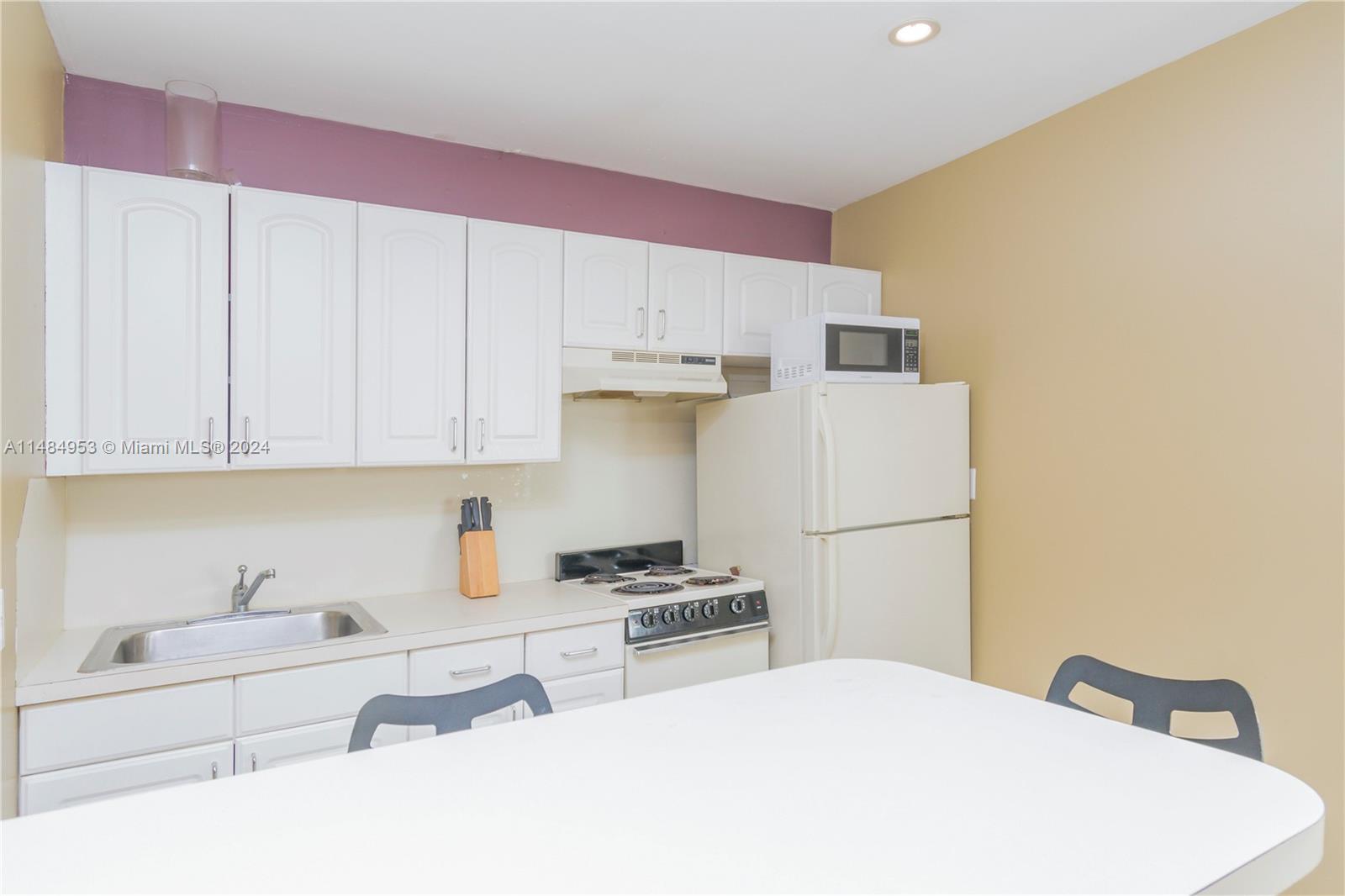 1337 Euclid Ave 207, Miami Beach, Florida 33139, 1 Bedroom Bedrooms, ,1 BathroomBathrooms,Residential,For Sale,1337 Euclid Ave 207,A11484953