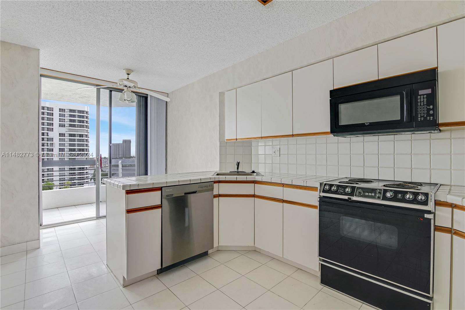 3530 Mystic Pointe Dr # 914
AVENTURA