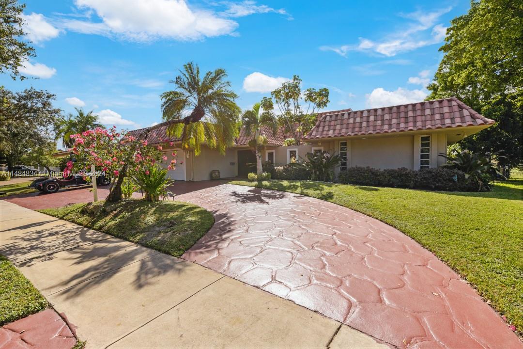 3660 N 55th Ave, Hollywood, Florida 33021, 5 Bedrooms Bedrooms, ,4 BathroomsBathrooms,Residential,For Sale,3660 N 55th Ave,A11484834