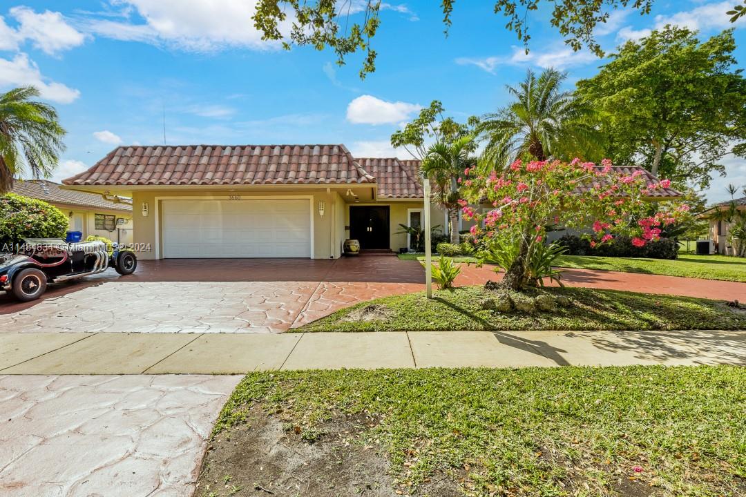 3660 N 55th Ave, Hollywood, Florida 33021, 5 Bedrooms Bedrooms, ,4 BathroomsBathrooms,Residential,For Sale,3660 N 55th Ave,A11484834