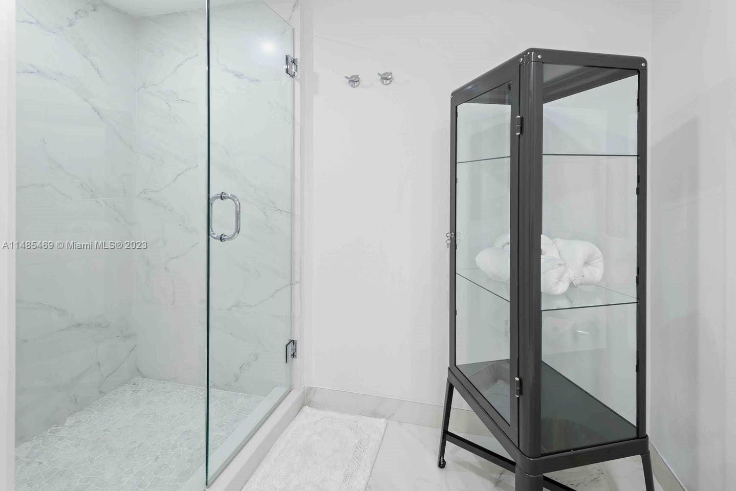 1717 N Bayshore Dr C-4037, Miami, Florida 33132, 1 Bedroom Bedrooms, ,1 BathroomBathrooms,Residentiallease,For Rent,1717 N Bayshore Dr C-4037,A11485469