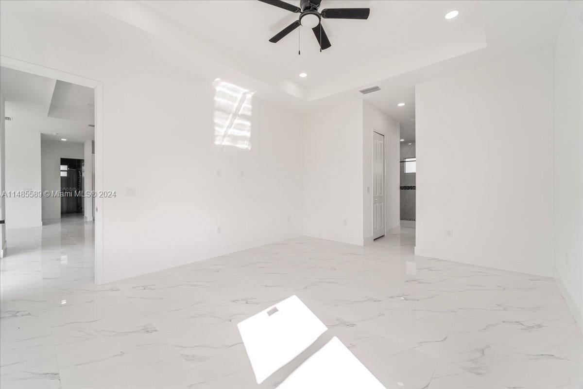 Listing Photo 14