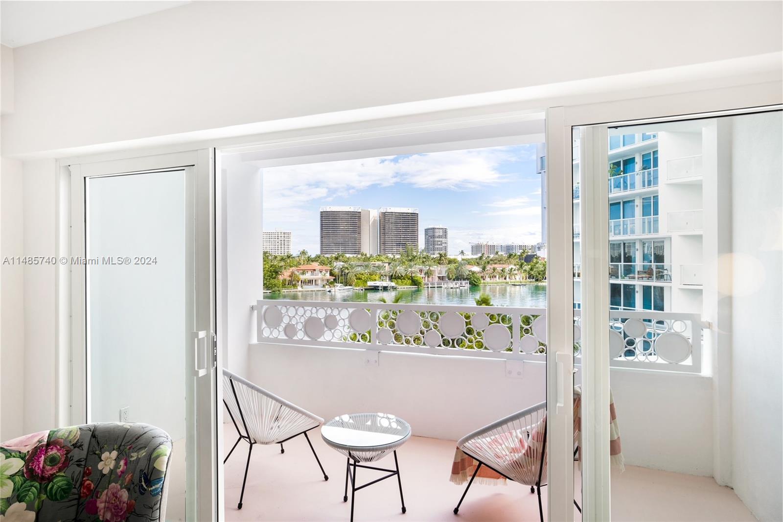 9881 E Bay Harbor Dr 304, Bay Harbor Islands, Florida 33154, 1 Bedroom Bedrooms, ,1 BathroomBathrooms,Residentiallease,For Rent,9881 E Bay Harbor Dr 304,A11485740