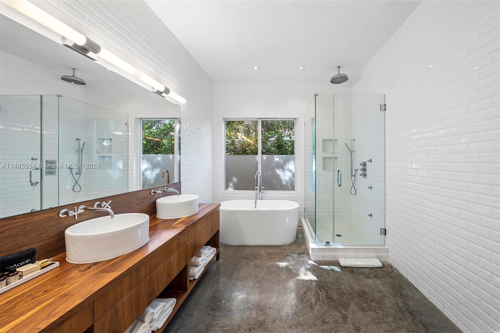 1000 NE Little River Dr, Miami, Florida 33138, 6 Bedrooms Bedrooms, ,6 BathroomsBathrooms,Residential,For Sale,1000 NE Little River Dr,A11485554