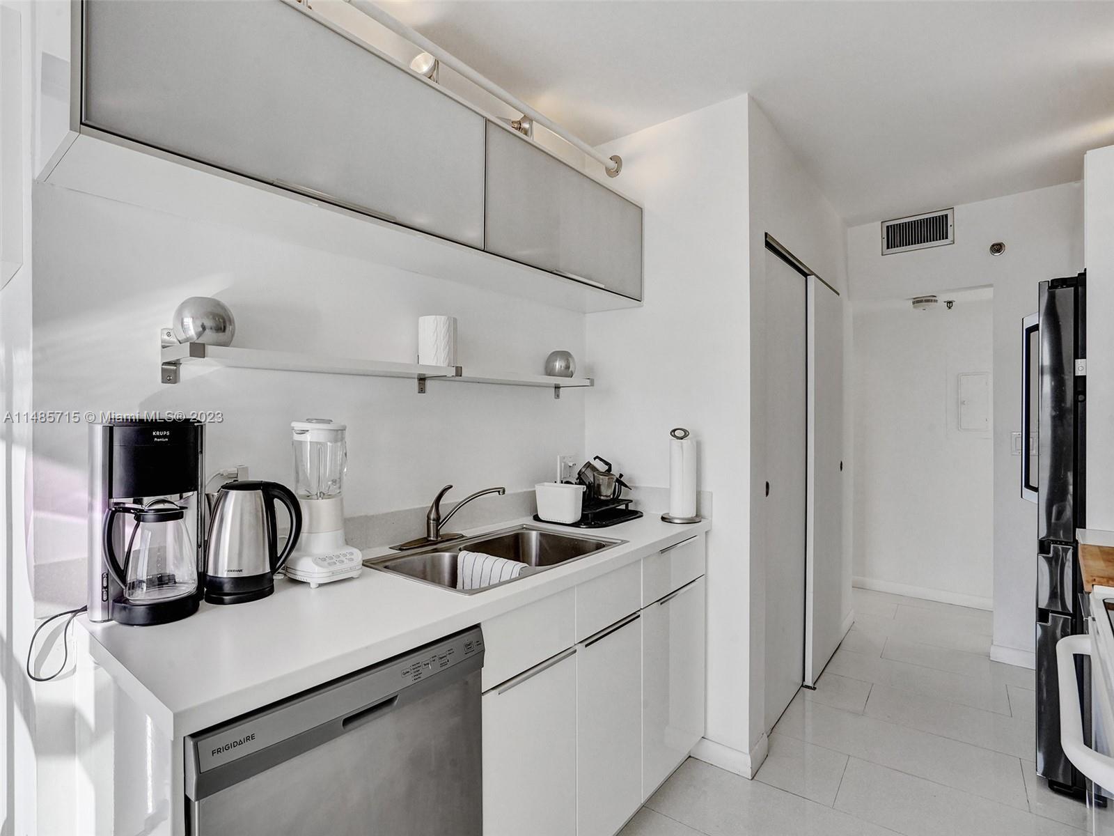9 Island Ave 1806, Miami Beach, Florida 33139, 2 Bedrooms Bedrooms, ,2 BathroomsBathrooms,Residential,For Sale,9 Island Ave 1806,A11485715