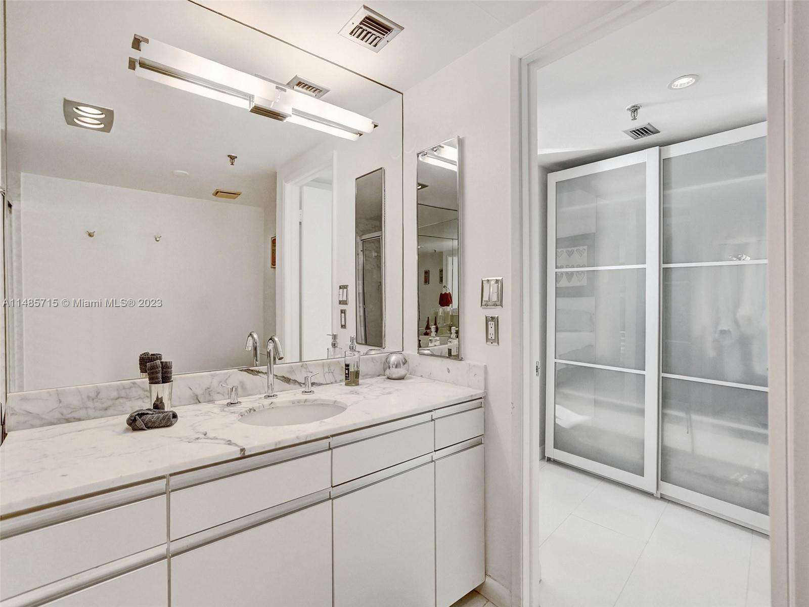 9 Island Ave 1806, Miami Beach, Florida 33139, 2 Bedrooms Bedrooms, ,2 BathroomsBathrooms,Residential,For Sale,9 Island Ave 1806,A11485715