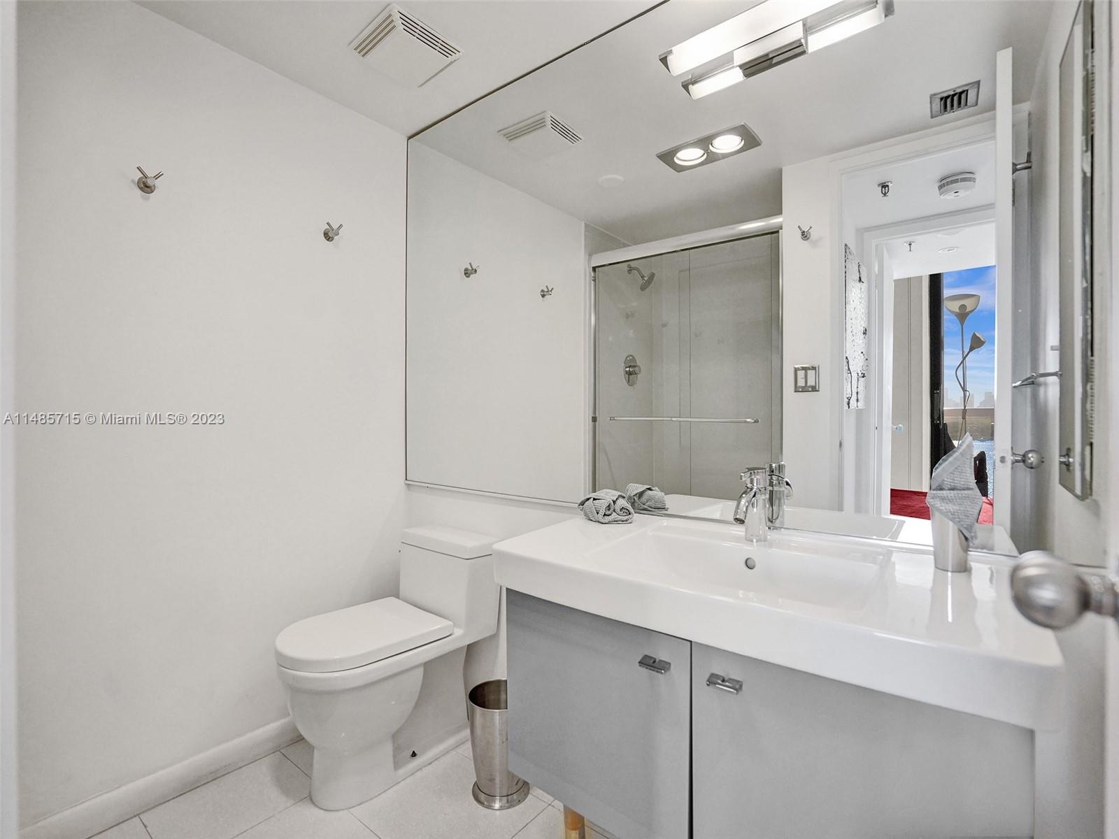 9 Island Ave 1806, Miami Beach, Florida 33139, 2 Bedrooms Bedrooms, ,2 BathroomsBathrooms,Residential,For Sale,9 Island Ave 1806,A11485715