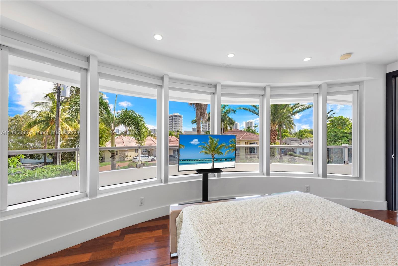 3344 167th St, North Miami Beach, FL, 33160 United States, 6 Bedrooms Bedrooms, ,6 BathroomsBathrooms,Residential,For Sale,167th St,A11485696