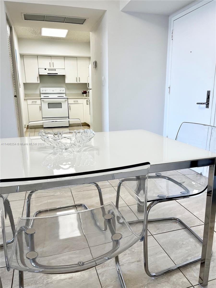 3300 NE 191st St 905, Aventura, Florida 33180, 2 Bedrooms Bedrooms, ,2 BathroomsBathrooms,Residentiallease,For Rent,3300 NE 191st St 905,A11486254