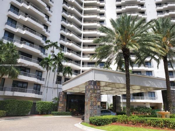 3300 NE 191st St 905, Aventura, Florida 33180, 2 Bedrooms Bedrooms, ,2 BathroomsBathrooms,Residentiallease,For Rent,3300 NE 191st St 905,A11486254