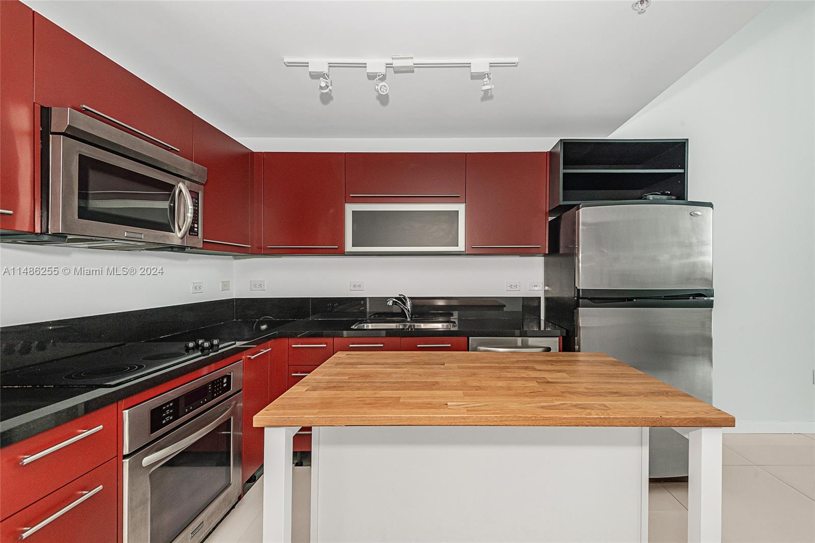 253 NE 2nd St 432, Miami, Florida 33132, 1 Bedroom Bedrooms, ,1 BathroomBathrooms,Residential,For Sale,253 NE 2nd St 432,A11486255
