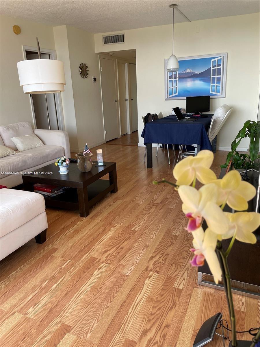 3625 N Country Club Dr 2507, Aventura, Florida 33180, 1 Bedroom Bedrooms, ,1 BathroomBathrooms,Residentiallease,For Rent,3625 N Country Club Dr 2507,A11486342