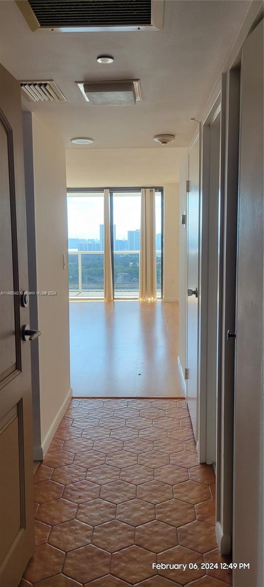 3625 N Country Club Dr 2507, Aventura, Florida 33180, 1 Bedroom Bedrooms, ,1 BathroomBathrooms,Residentiallease,For Rent,3625 N Country Club Dr 2507,A11486342