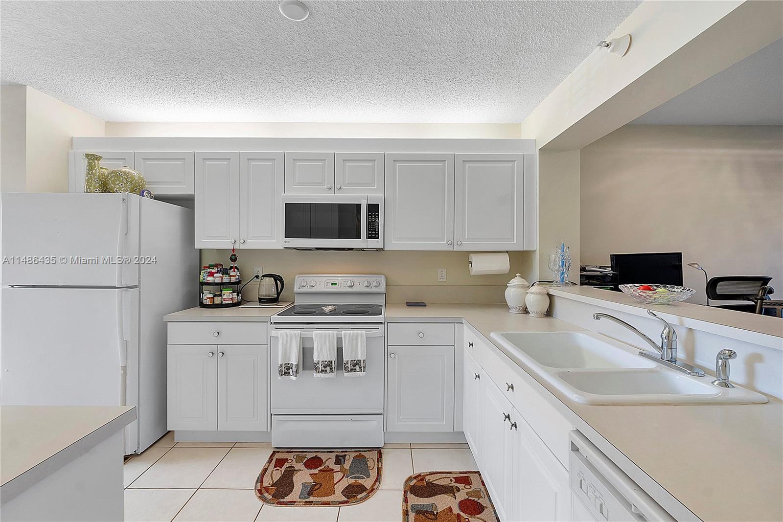 7763 Southampton Ter 213, Tamarac, Florida 33321, 2 Bedrooms Bedrooms, ,2 BathroomsBathrooms,Residential,For Sale,7763 Southampton Ter 213,A11486435