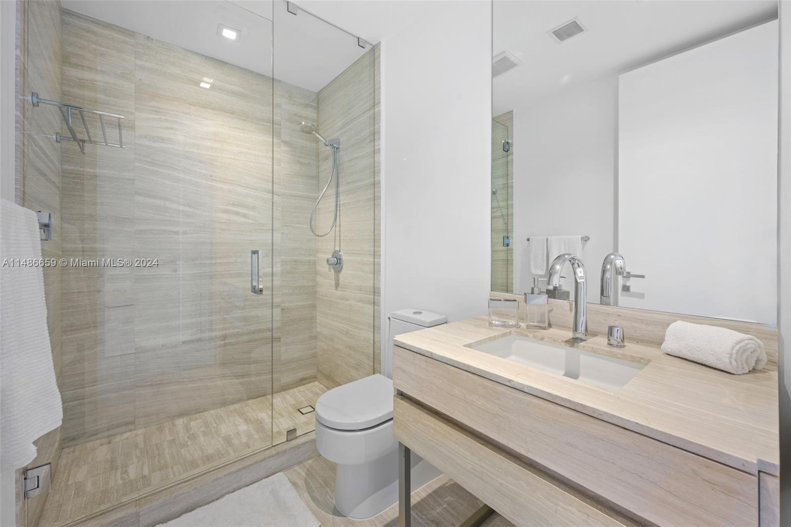 18975 Collins Ave, Sunny Isles Beach, FL, 33160 United States, 2 Bedrooms Bedrooms, ,2 BathroomsBathrooms,Residential,For Sale,Collins Ave,A11486659