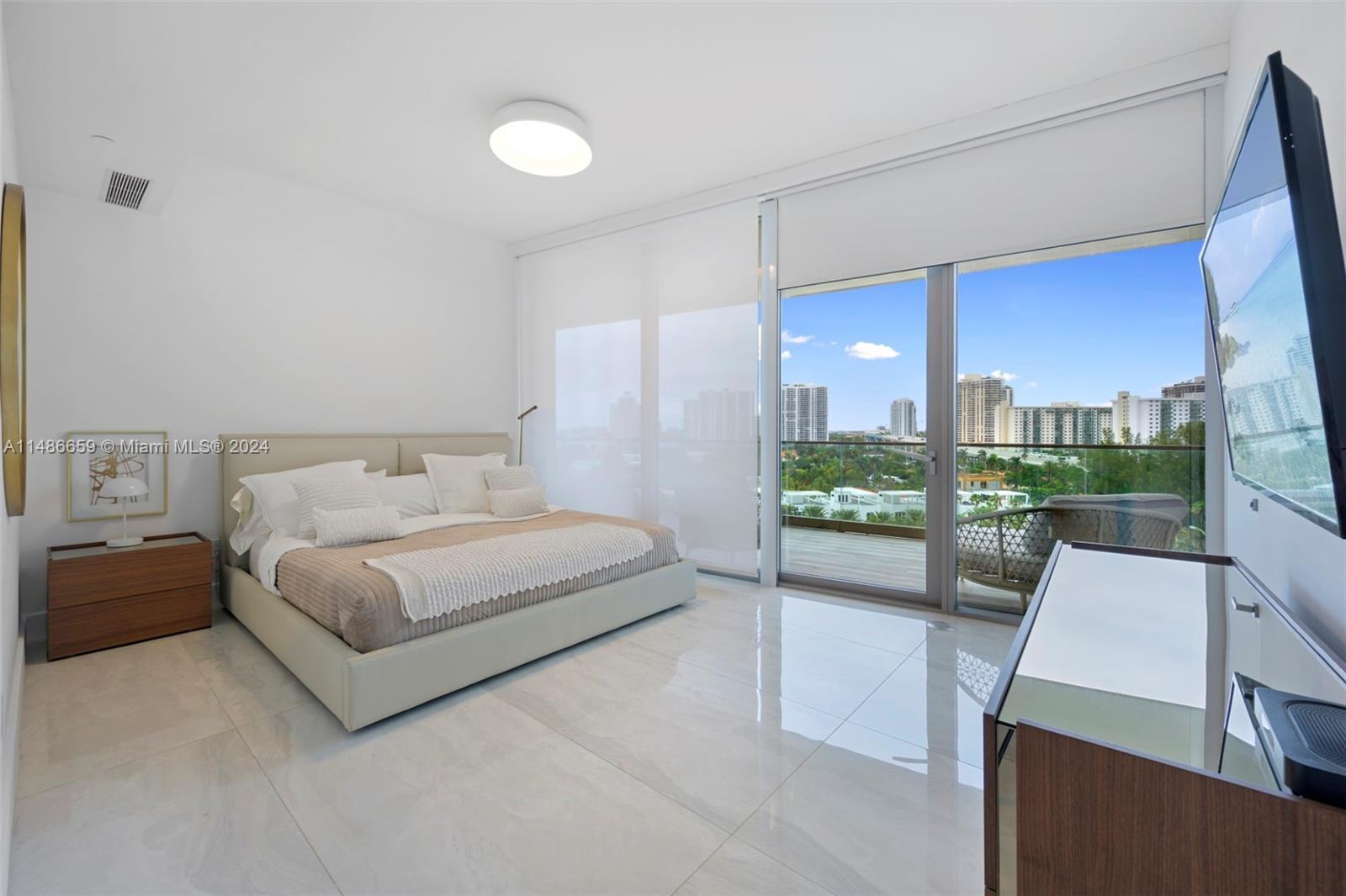 18975 Collins Ave, Sunny Isles Beach, FL, 33160 United States, 2 Bedrooms Bedrooms, ,2 BathroomsBathrooms,Residential,For Sale,Collins Ave,A11486659