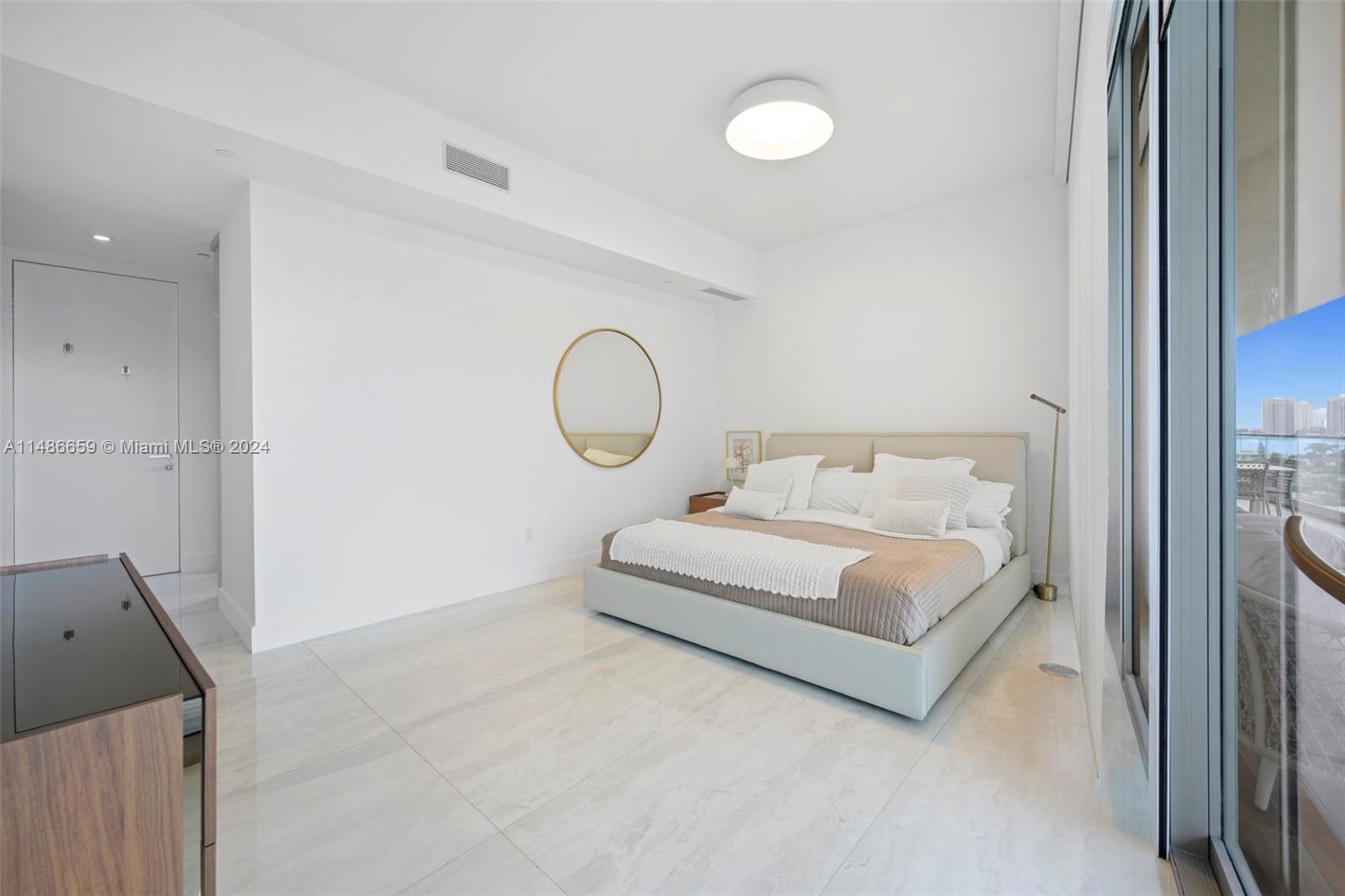 18975 Collins Ave, Sunny Isles Beach, FL, 33160 United States, 2 Bedrooms Bedrooms, ,2 BathroomsBathrooms,Residential,For Sale,Collins Ave,A11486659