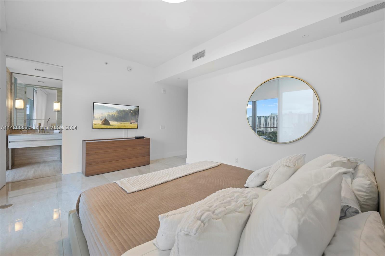 18975 Collins Ave, Sunny Isles Beach, FL, 33160 United States, 2 Bedrooms Bedrooms, ,2 BathroomsBathrooms,Residential,For Sale,Collins Ave,A11486659
