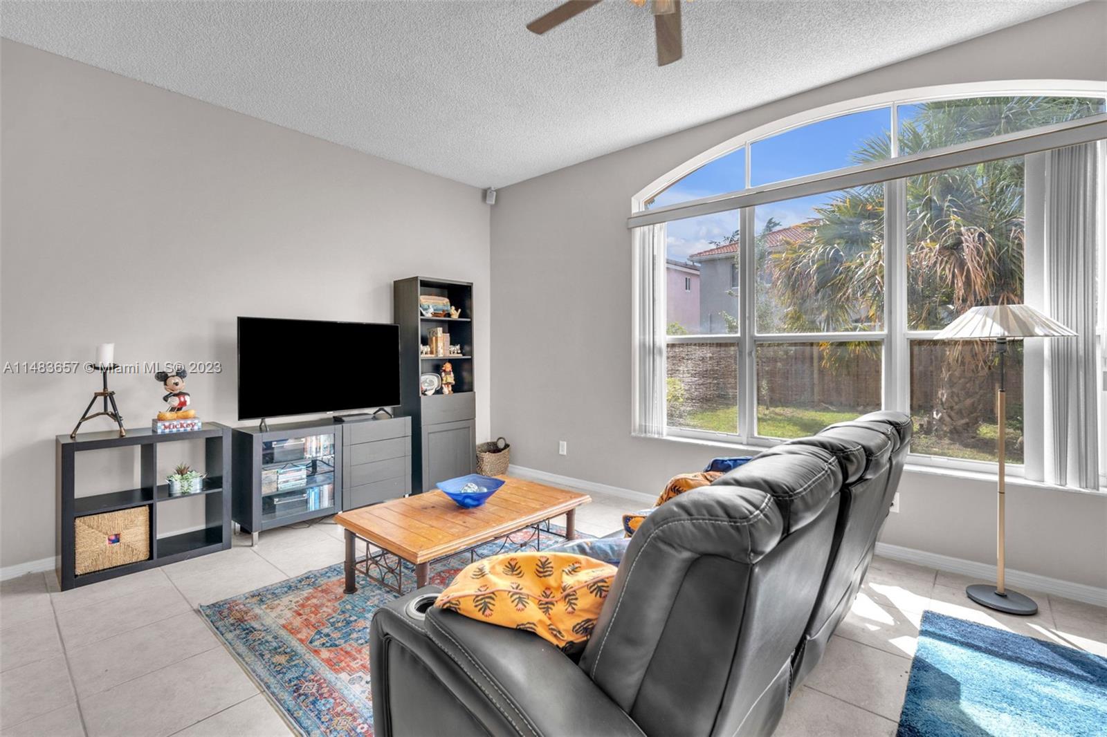 Listing Photo 11
