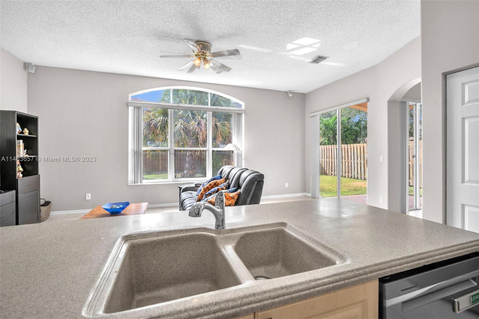 Listing Photo 8