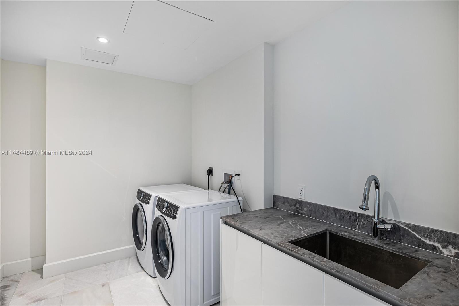 700 26th ter, Miami, FL, 33137 United States, 2 Bedrooms Bedrooms, ,3 BathroomsBathrooms,Residential,For Sale,26th ter,A11484459