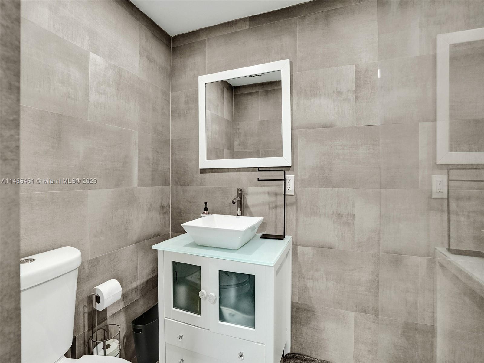 Listing Photo 12
