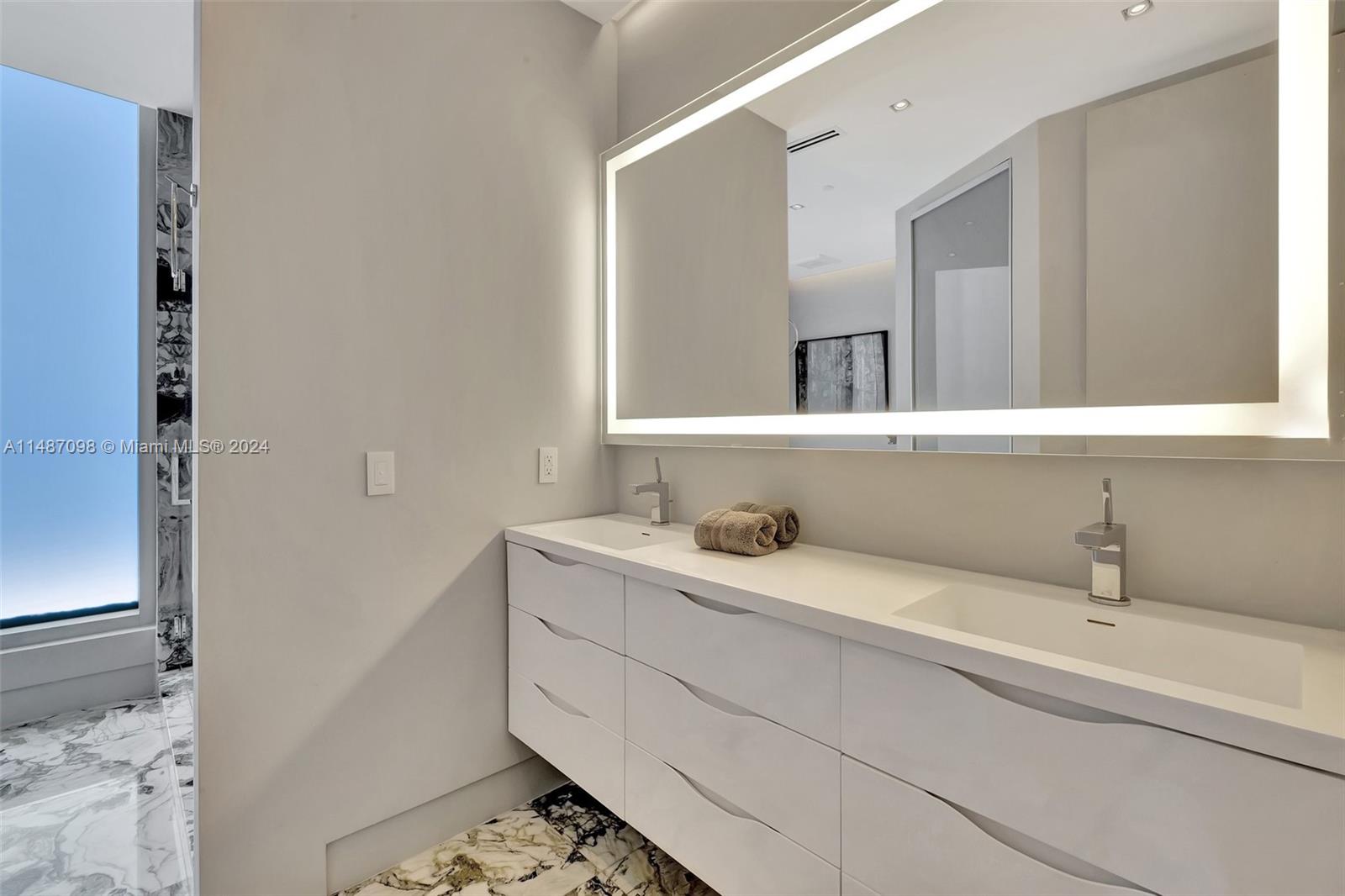 6799 Collins Ave 406, Miami Beach, Florida 33141, 3 Bedrooms Bedrooms, ,3 BathroomsBathrooms,Residential,For Sale,6799 Collins Ave 406,A11487098