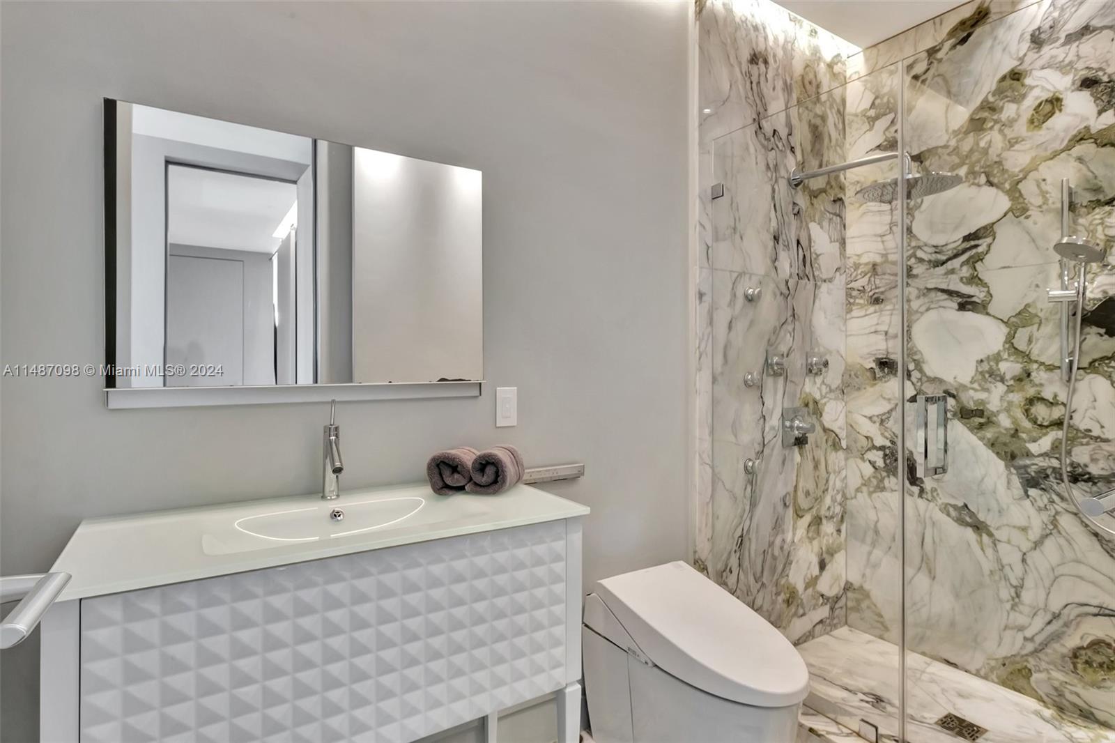 6799 Collins Ave 406, Miami Beach, Florida 33141, 3 Bedrooms Bedrooms, ,3 BathroomsBathrooms,Residential,For Sale,6799 Collins Ave 406,A11487098
