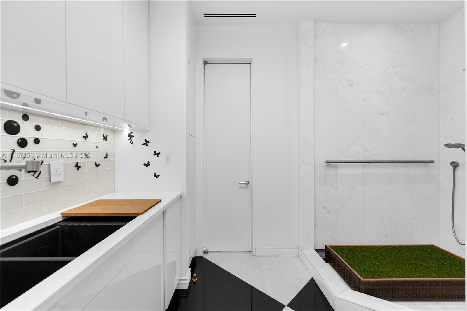 1455 Ocean Dr, Miami Beach, FL, 33139 United States, 3 Bedrooms Bedrooms, ,4 BathroomsBathrooms,Residential,For Sale,Ocean Dr,A11487156