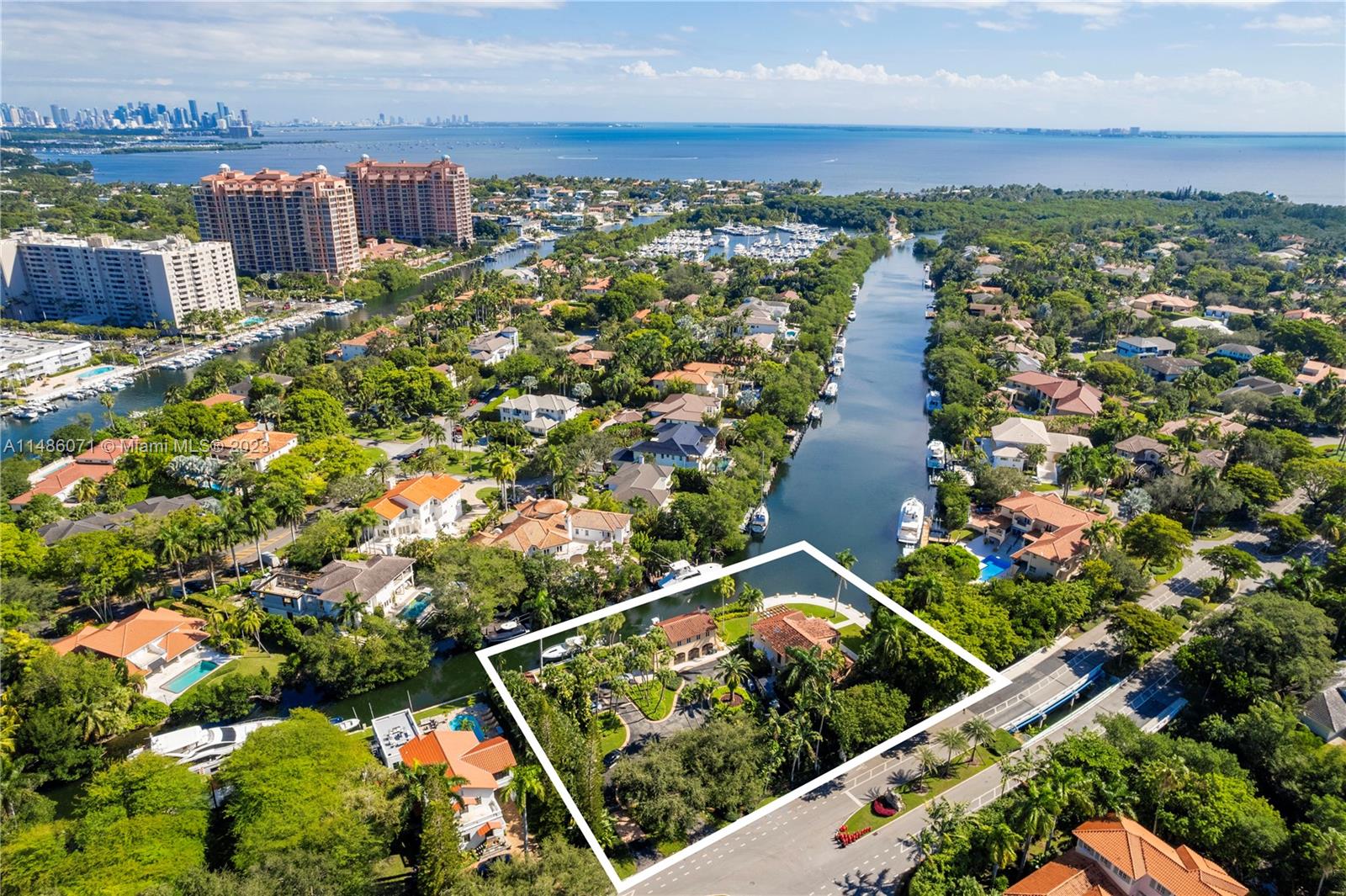 Direct Ocean Access - No Bridges to Bay